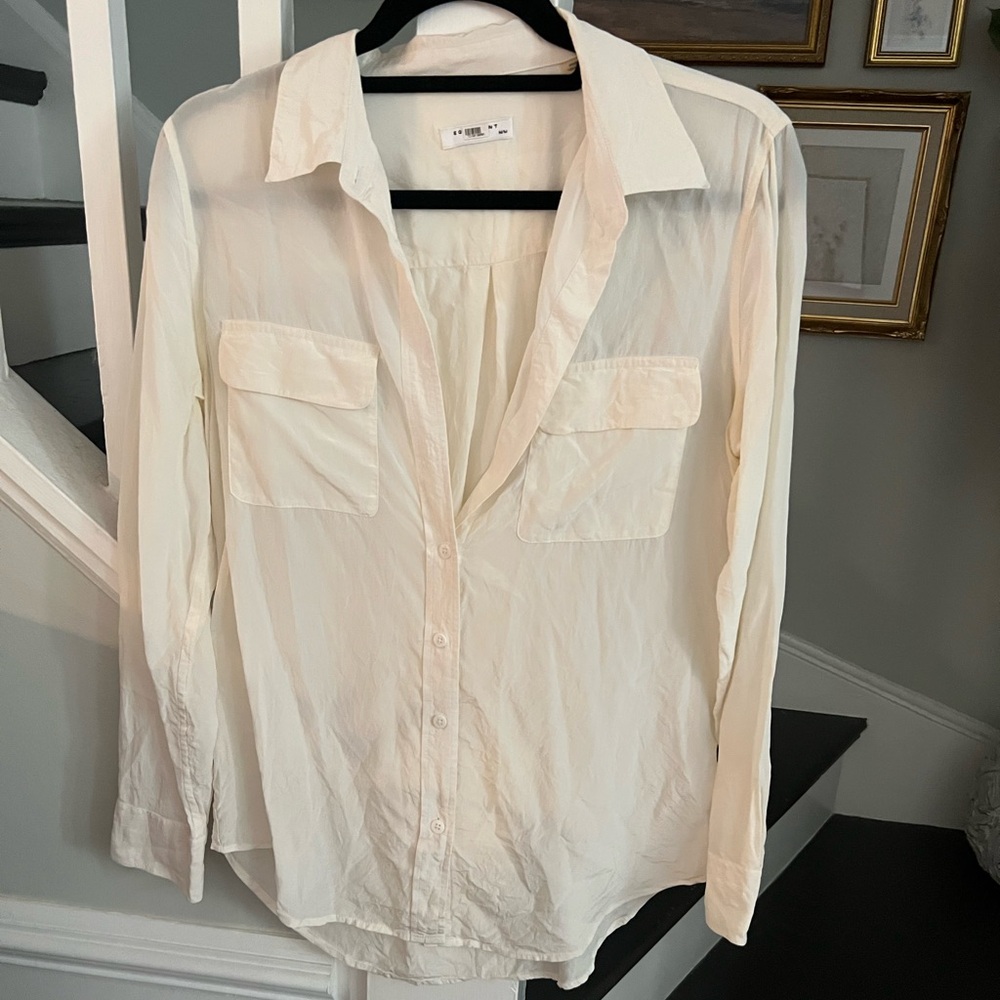 Equipment sz M ecru cream long sleeve silk two pocket button down top
